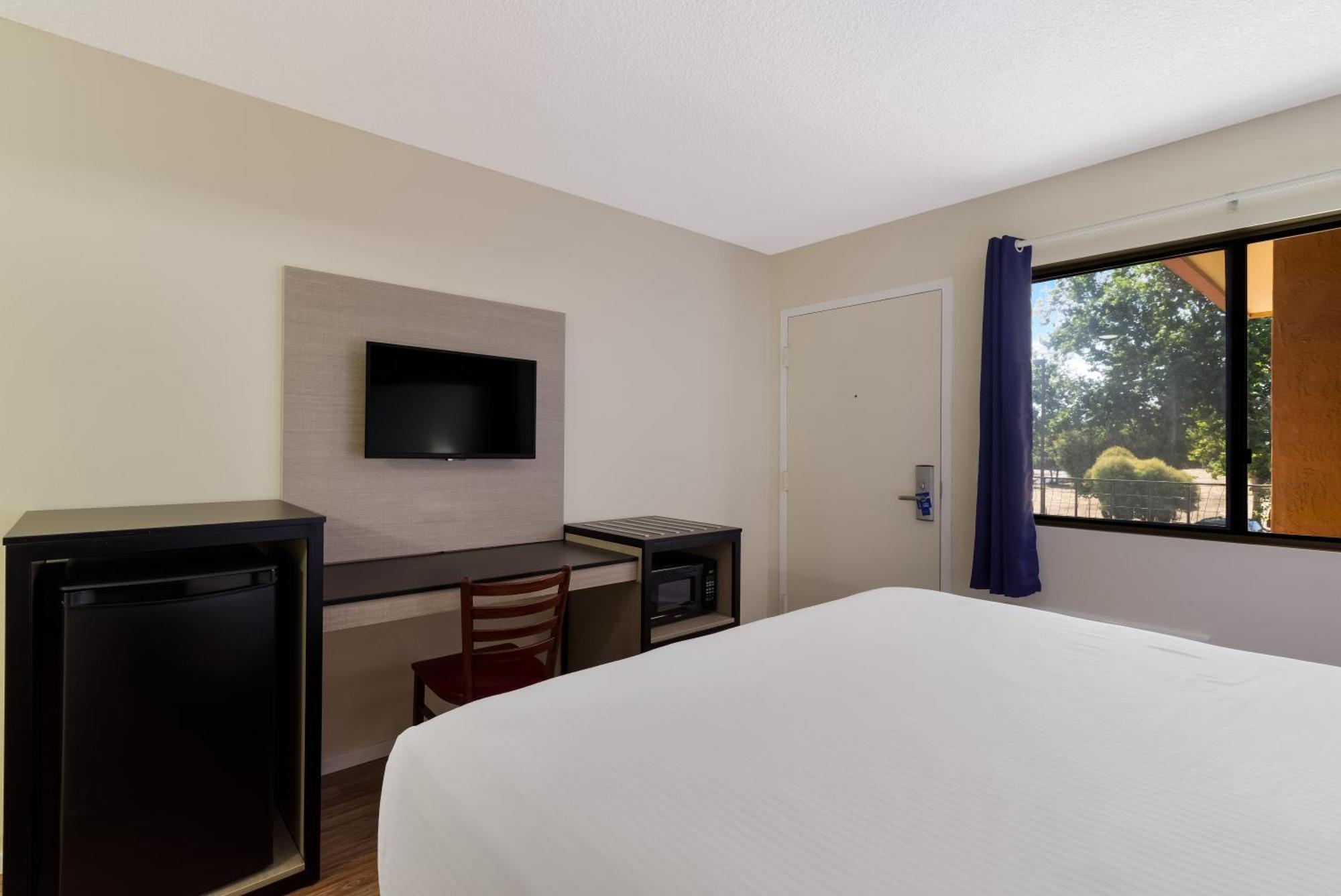 Rodeway Inn Livermore Exterior photo
